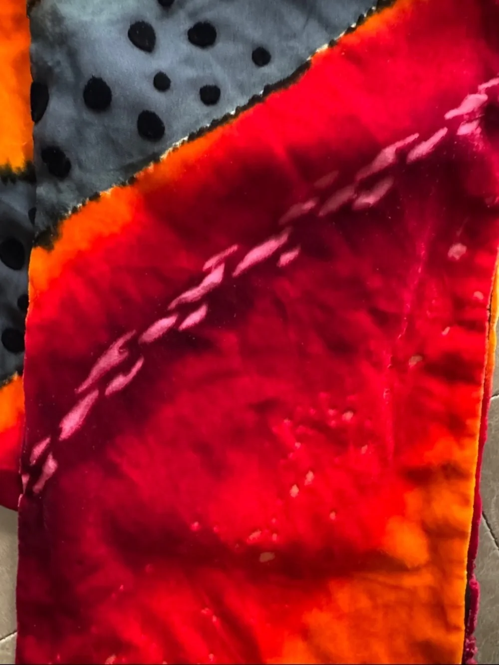 Saipet textural bold